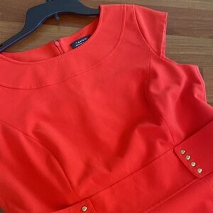 Tahari Classic Sheath Beautiful Red & Gold Fully Lined Career Ladies Dress-Sz 8